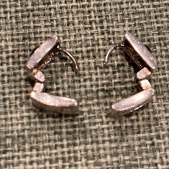 Pierced earrings & chocker necklace - Picture 5 of 5